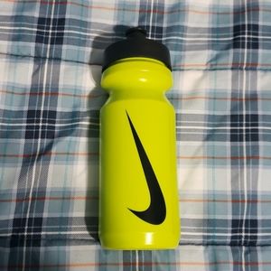 Nike neon green black water bottle sports